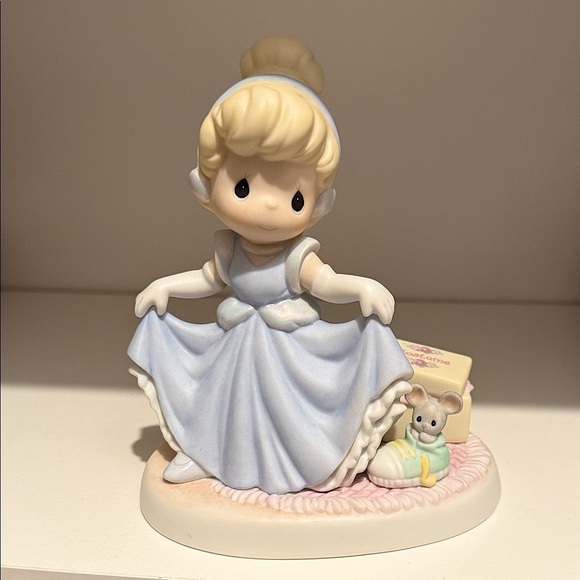 EUC Precious Moments “A Dream is a Wish Your Heart Makes” Cinderella (2006) - Picture 1 of 6